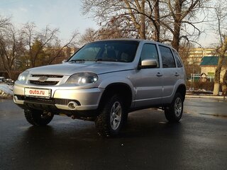 2018 Chevrolet Niva I Рестайлинг, серебристый, 500000 рублей, вид 1