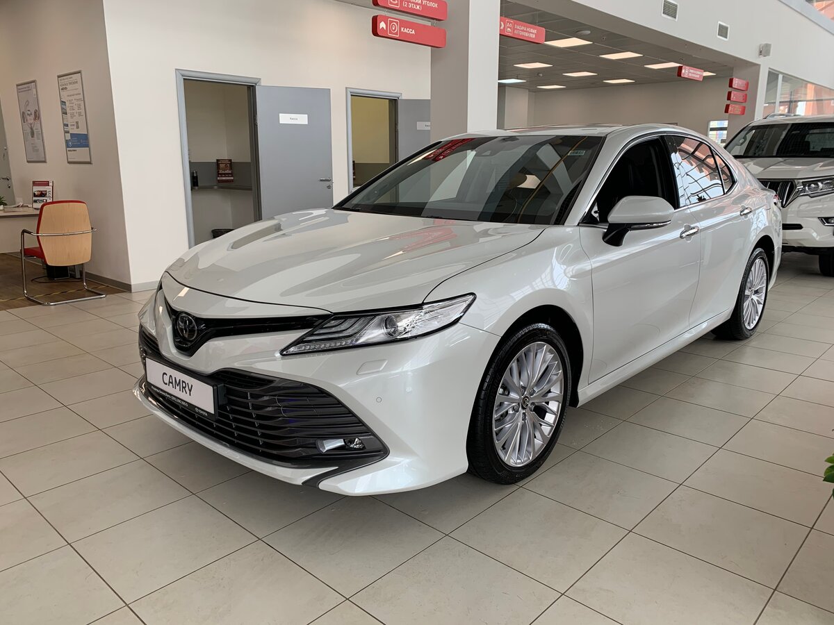 Toyota Camry xv70 2020