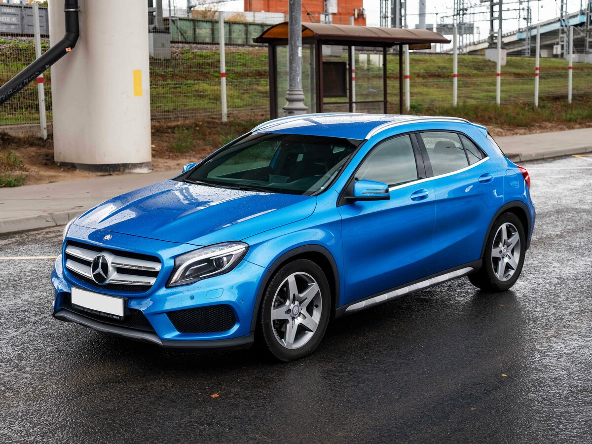 Мерседес Бенц GLA 200 синяя