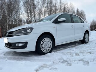2018 Volkswagen Polo V Рестайлинг, белый, 1060000 рублей, вид 1