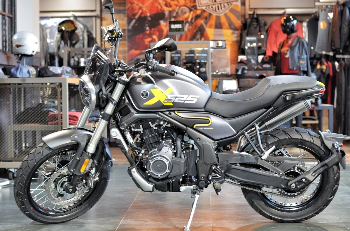Voge AC525X