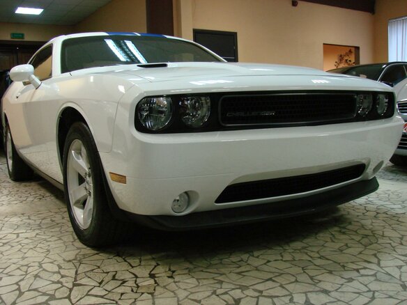 2013 Dodge Challenger III Рестайлинг, белый - вид 1