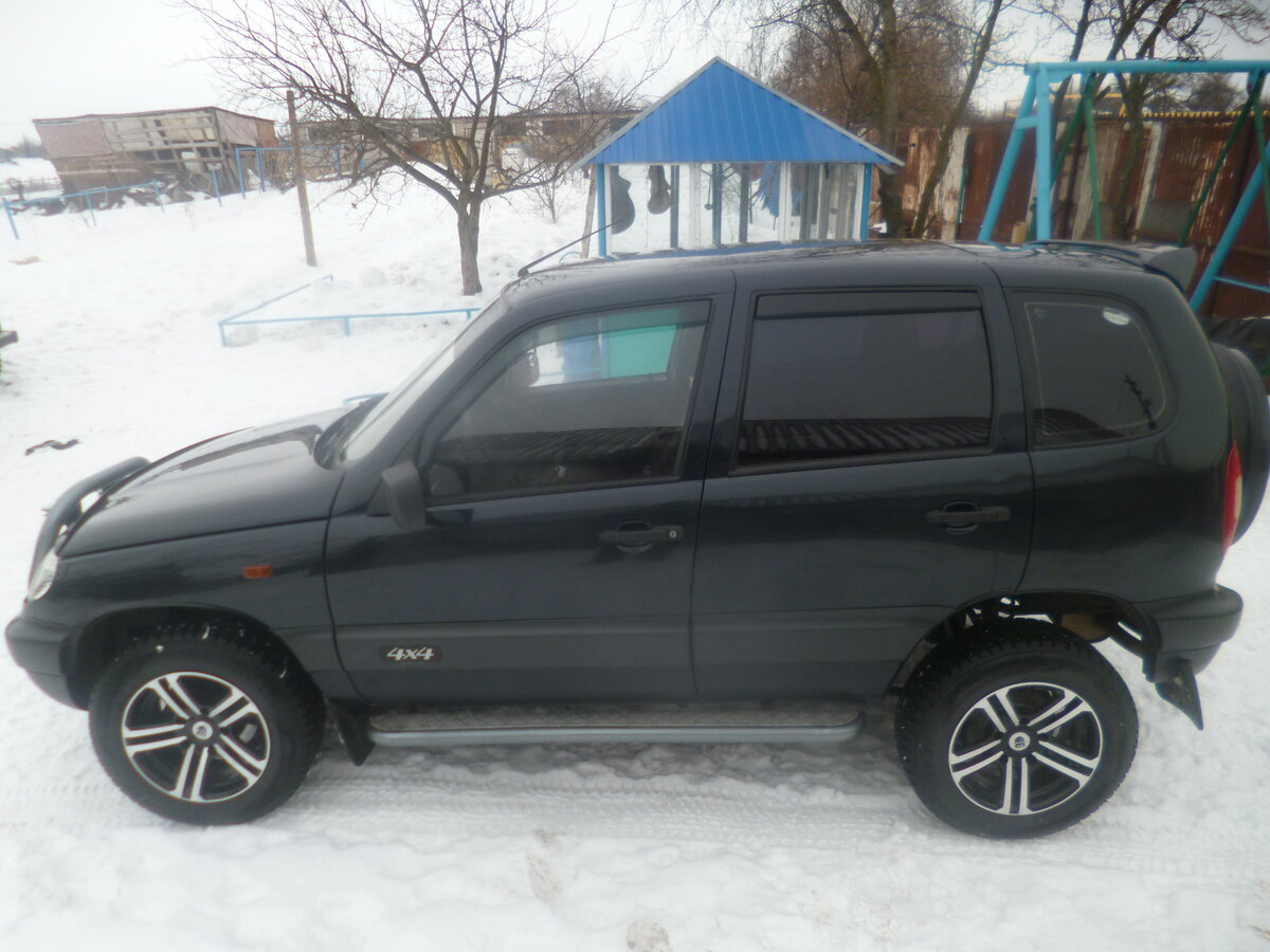 Нива Шевроле 2006 черная