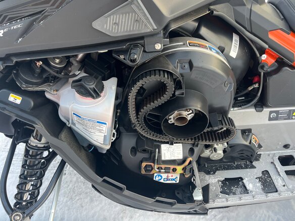 2021 BRP Lynx 49 Ranger 600, чёрный, 3000000 рублей - вид 15