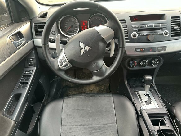 2007 Mitsubishi Lancer X, бежевый, 700000 рублей - вид 5