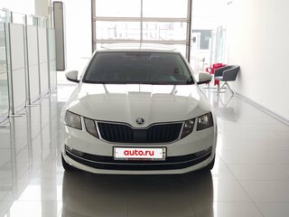 2019 Skoda Octavia III (A7) Рестайлинг, белый, 1550000 рублей, вид 2