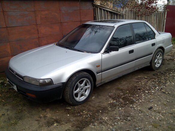 1992 Honda Accord IV, серебристый - вид 2