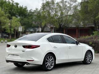 2023 Mazda 3 Axela IV (BP), белый, 1725000 рублей, вид 5