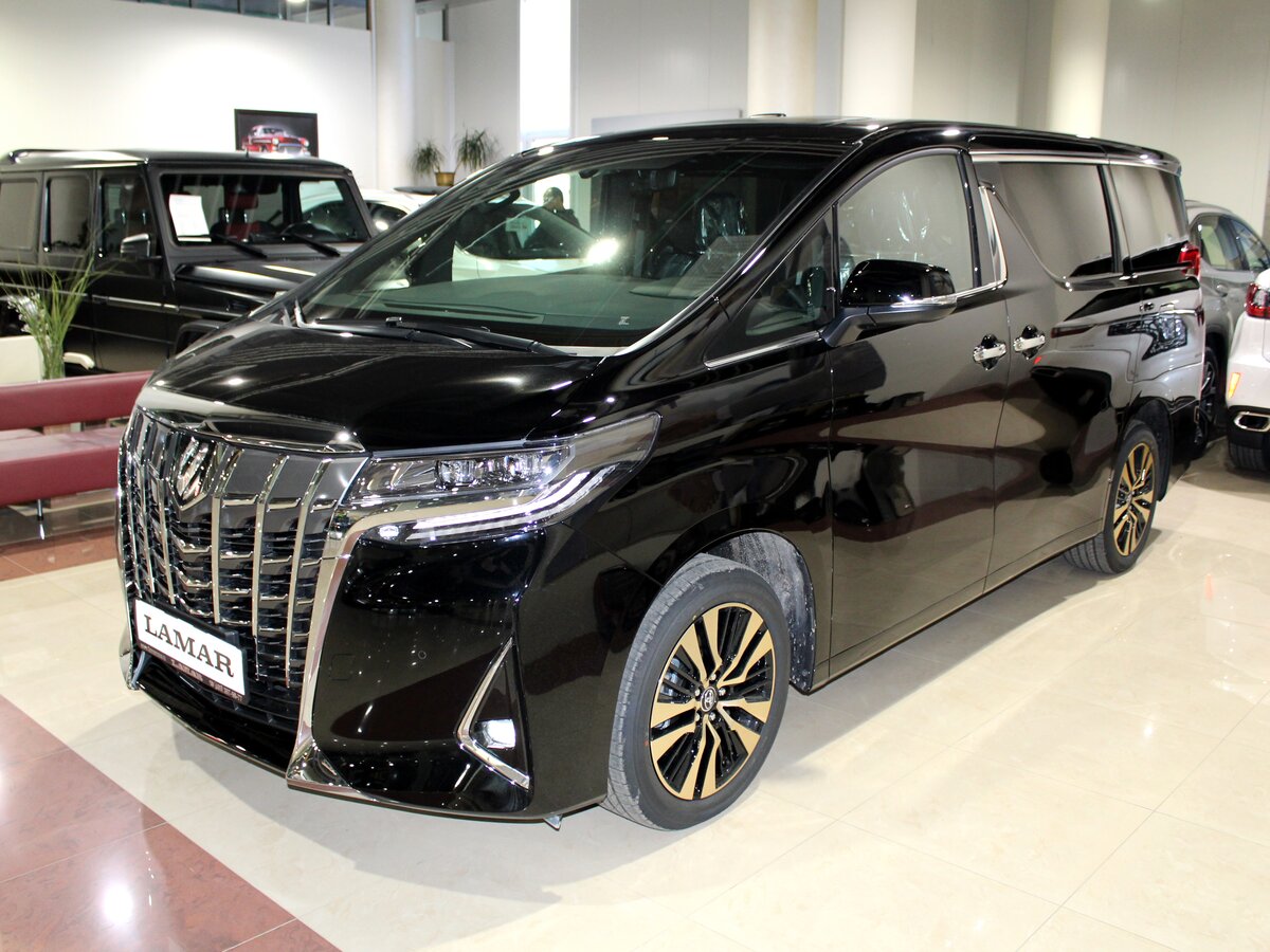 Смотрите, какая машина: новый Toyota Alphard III Рестайлинг 2018 года на Ав...