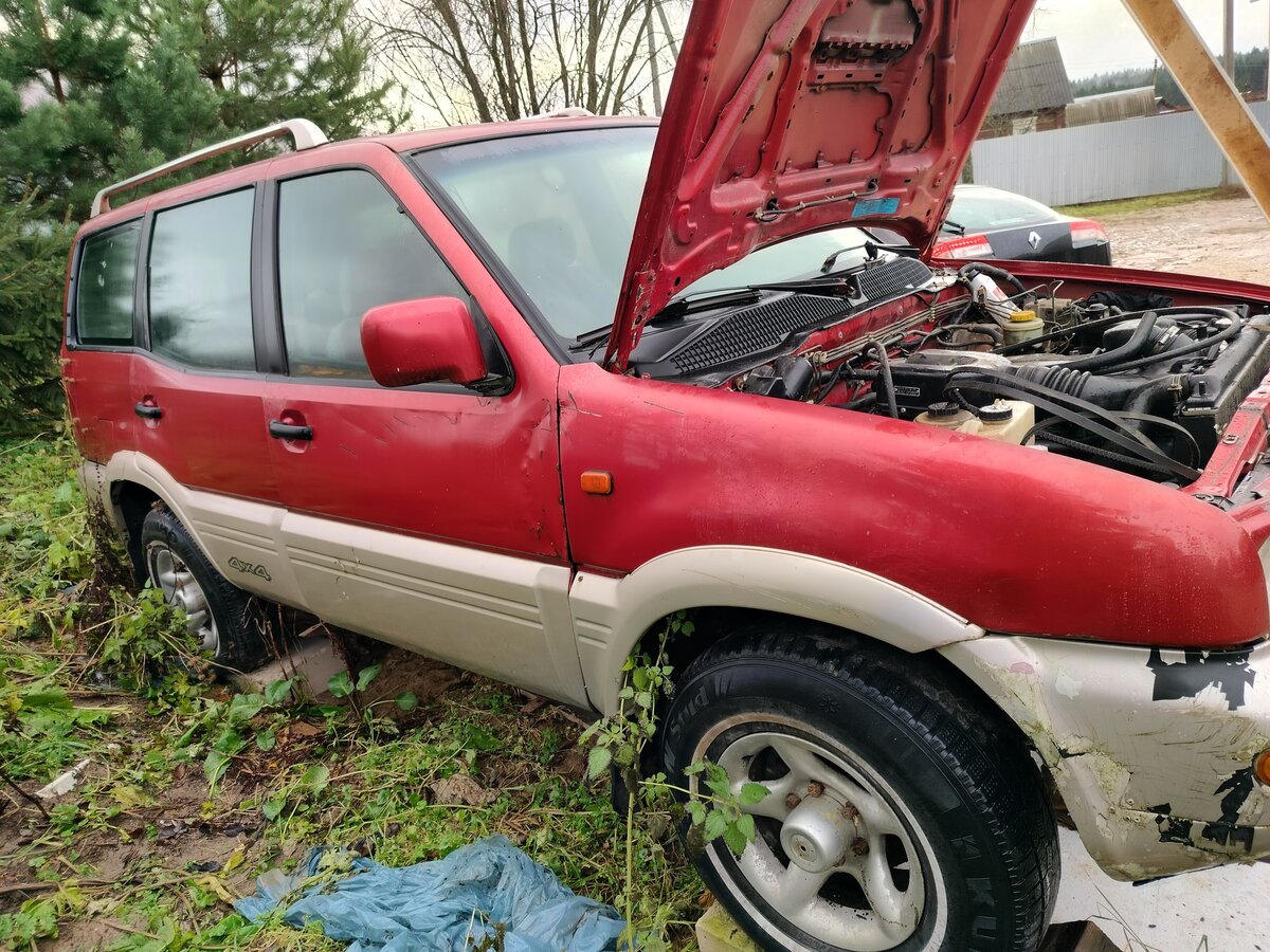 Купить б/у Nissan Terrano II Рестайлинг 2.4 MT (118 л.с.) 4WD бензин ...