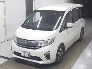 2017 Honda Stepwgn Spada V, белый, 1320000 рублей, вид 1