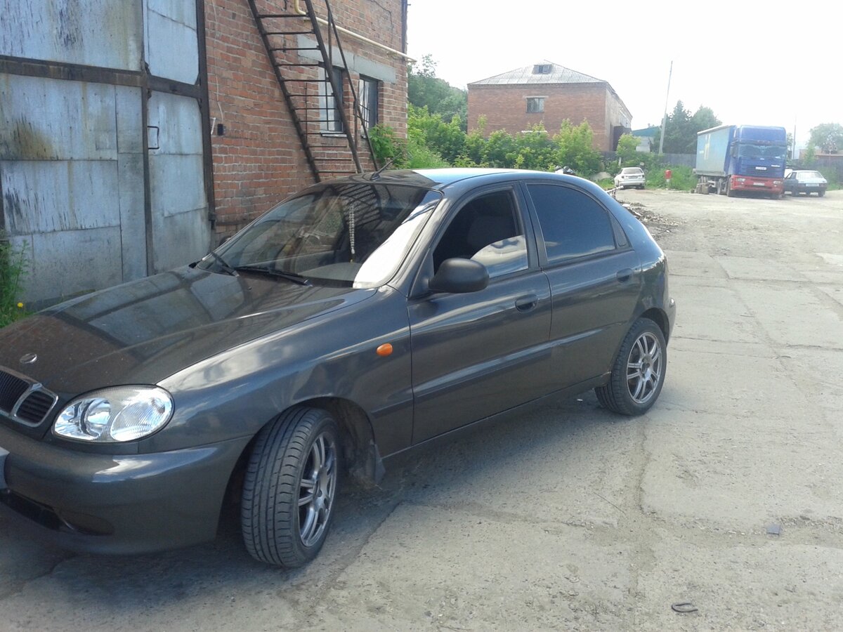 ЗАЗ шанс хэтчбек 2011 года