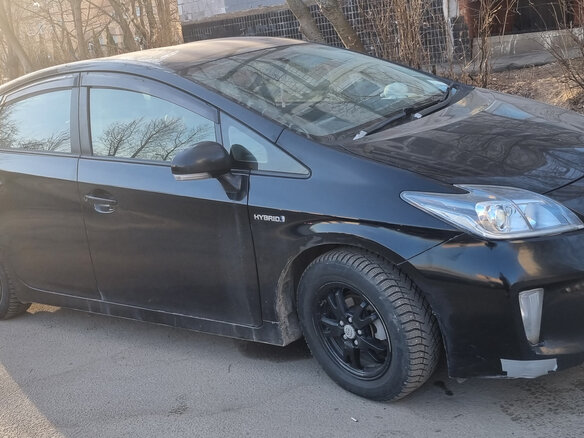 2014 Toyota Prius III Рестайлинг (XW30), чёрный, 800000 рублей - вид 2