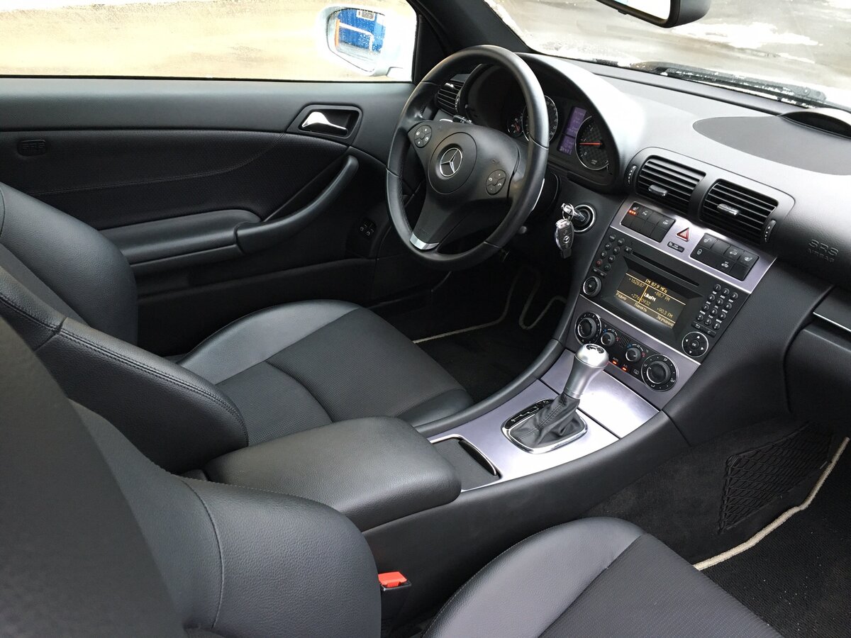 Mercedes Benz c class 2008 салон