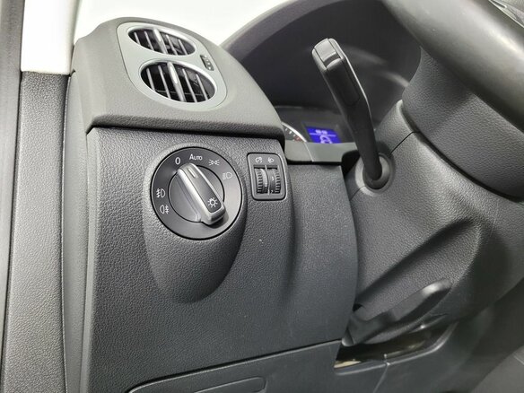 2016 Volkswagen Tiguan I Рестайлинг, белый - вид 12