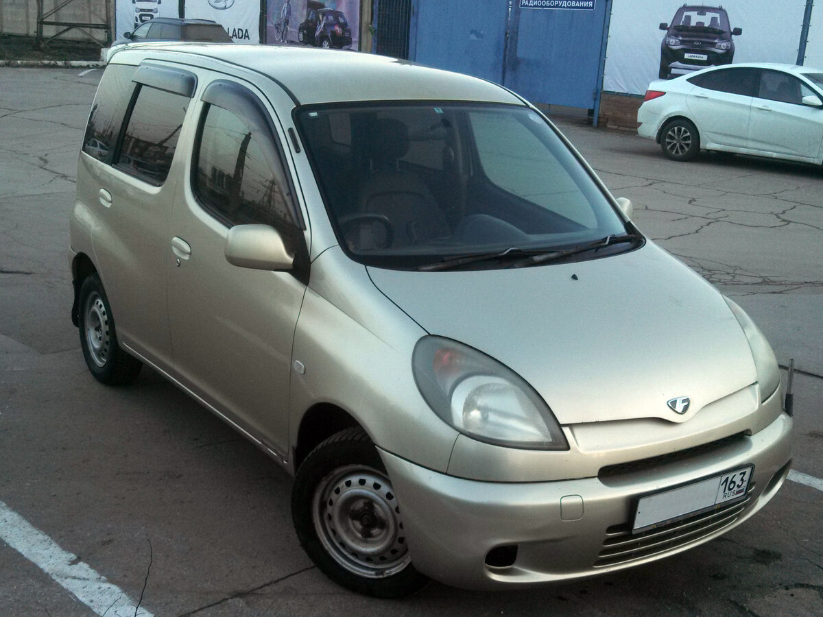 Toyota Funcargo 1999 2005 1 5 at
