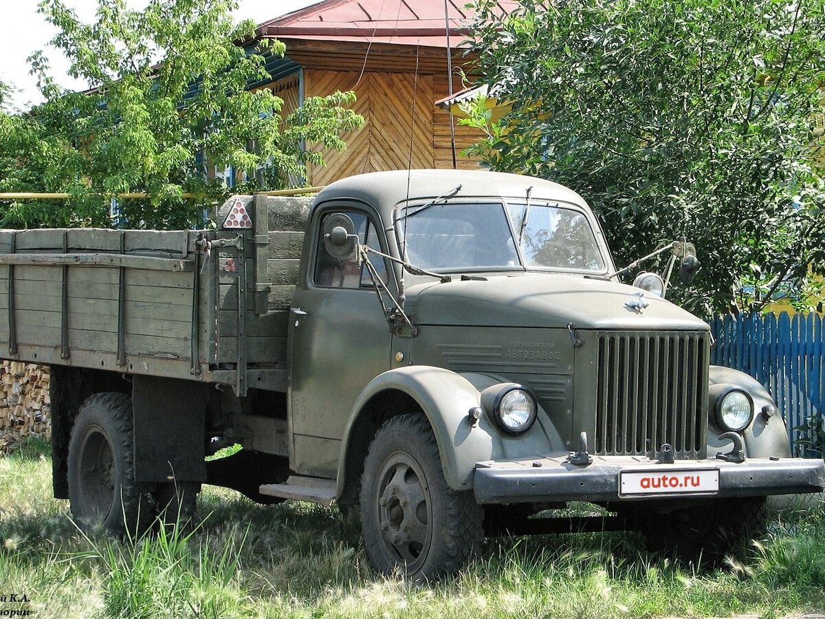 Купить б/у ГАЗ 51 бензин механика в Красноярске: зелёный бортовой .