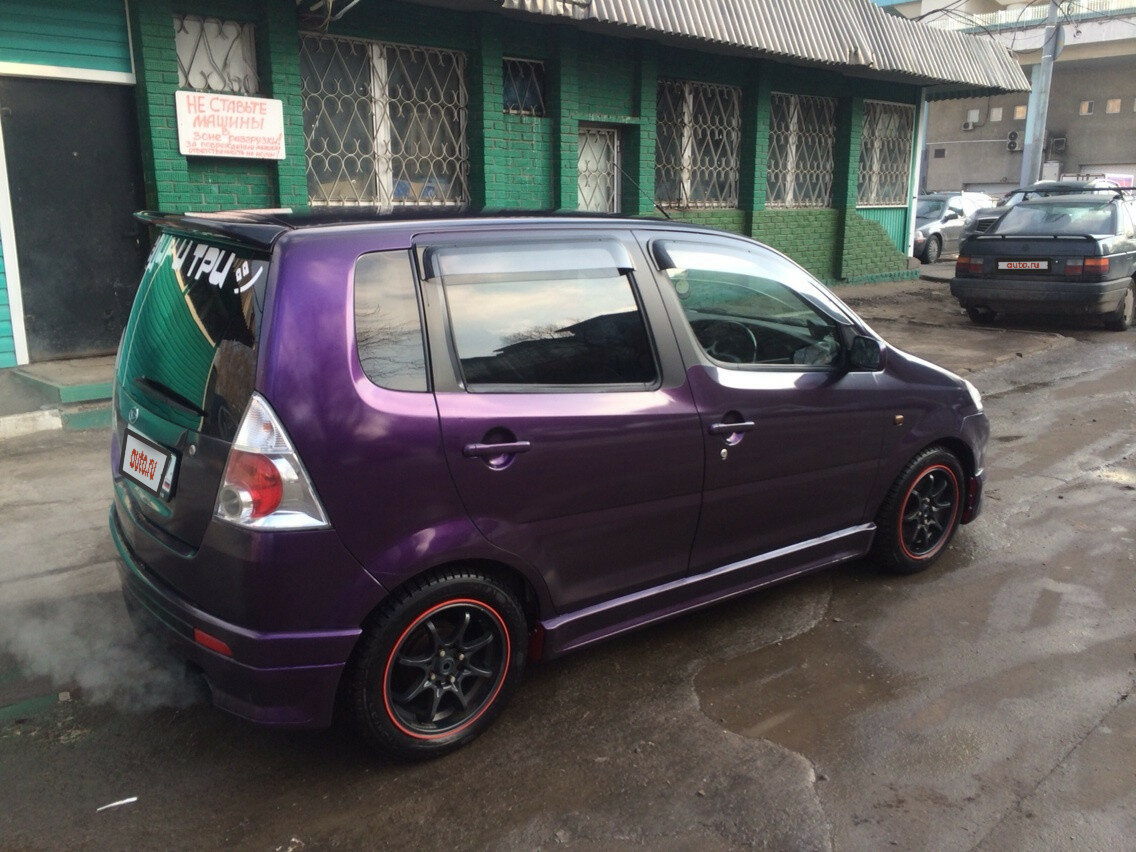 Daihatsu YRV