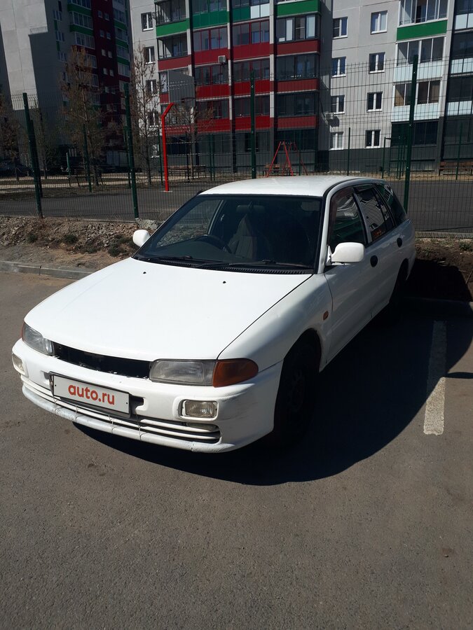 Мицубиси либеро 2001