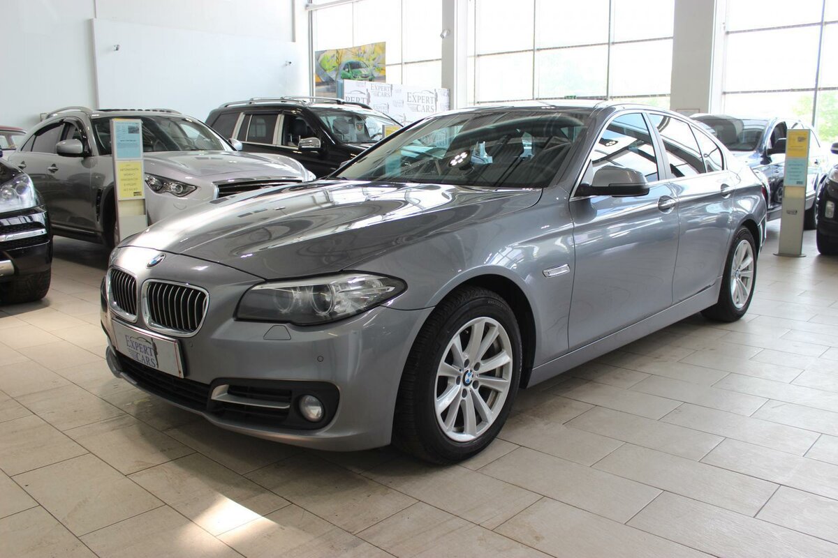 BMW 5 f10 серый матовый