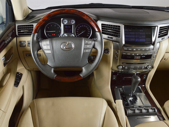 2010 Lexus LX 570 III, белый - вид 4