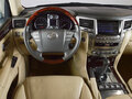2010 Lexus LX 570 III, белый - вид 4