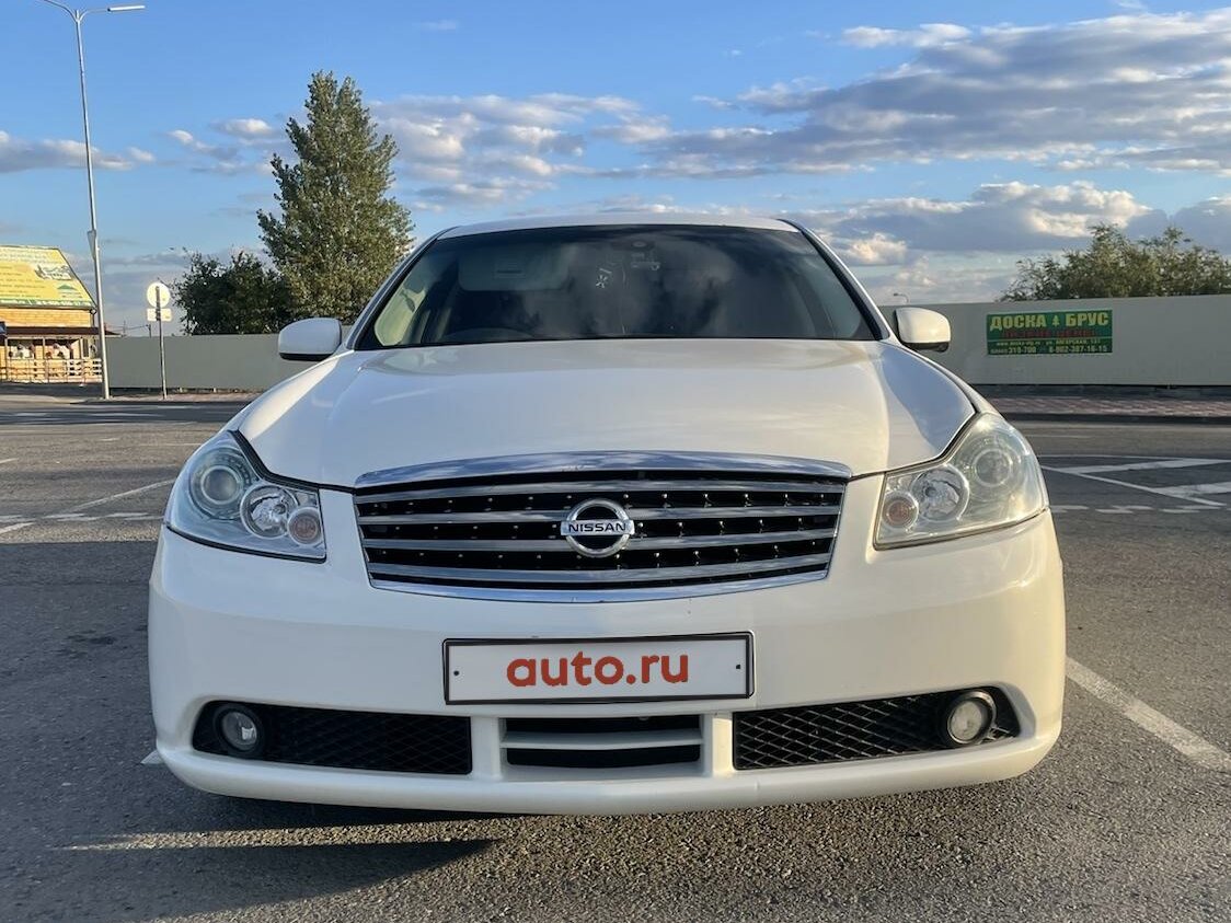 Nissan Fuga с панорамой