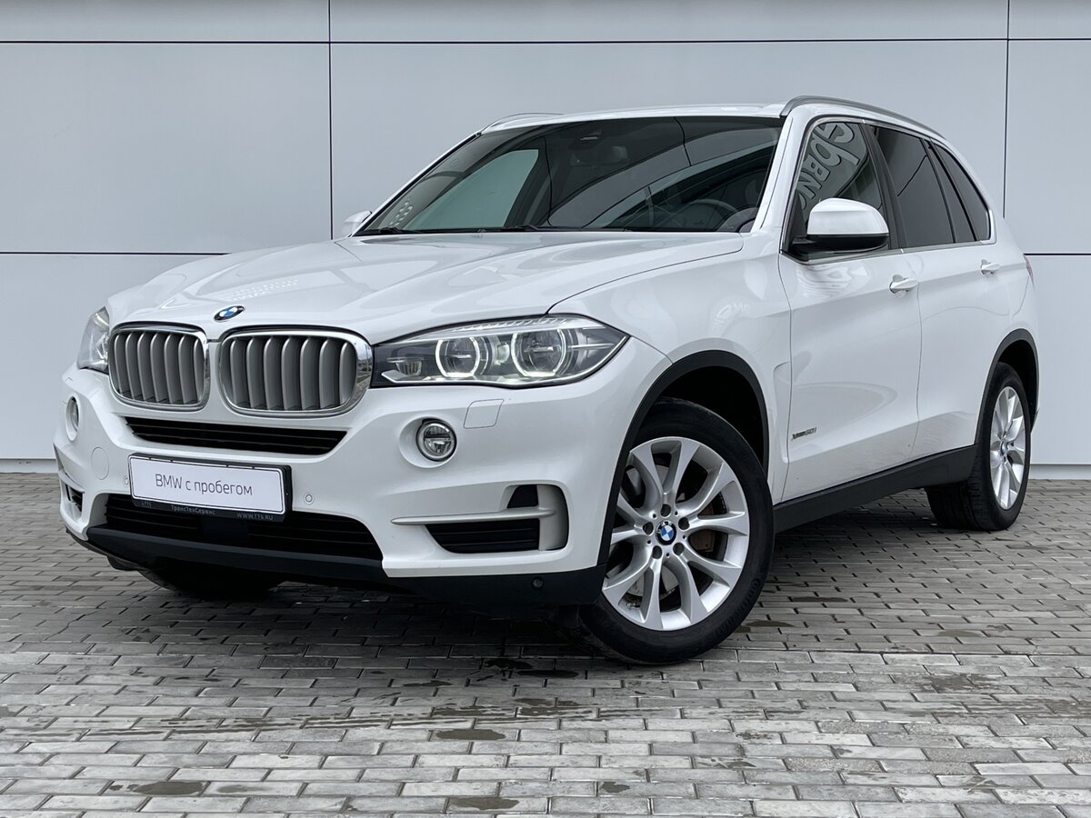 Купить б/у BMW X5 III (F15) 50i 4.4 AT (450 л.с.) 4WD бензин автомат в Казани белый БМВ Х5 III