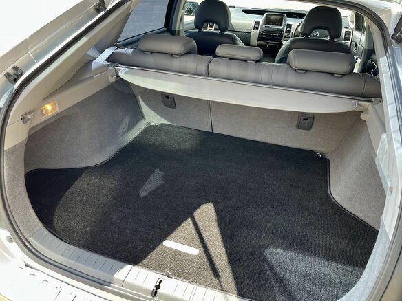 2007 Toyota Prius II Рестайлинг (XW20), серый, 1100000 рублей - вид 32