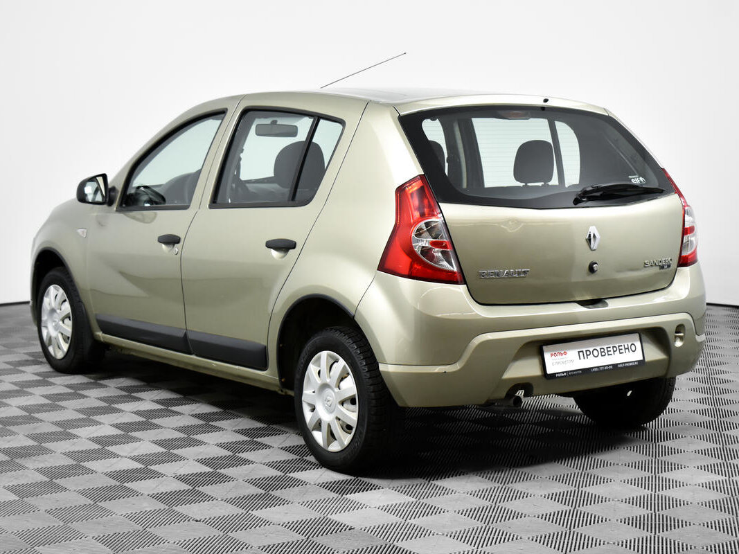 Купить б/у Renault Sandero I 1.6 AT (103 л.с.) бензин автомат в Брянске: бежевый