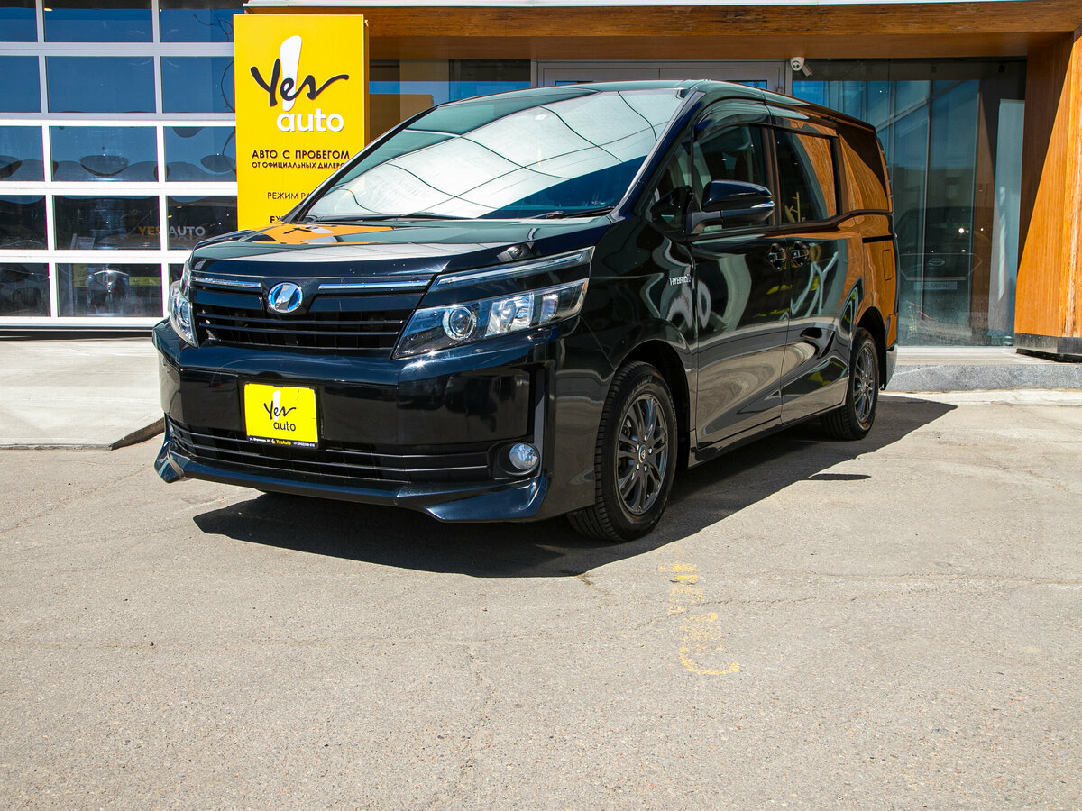 Toyota Voxy III (R80)