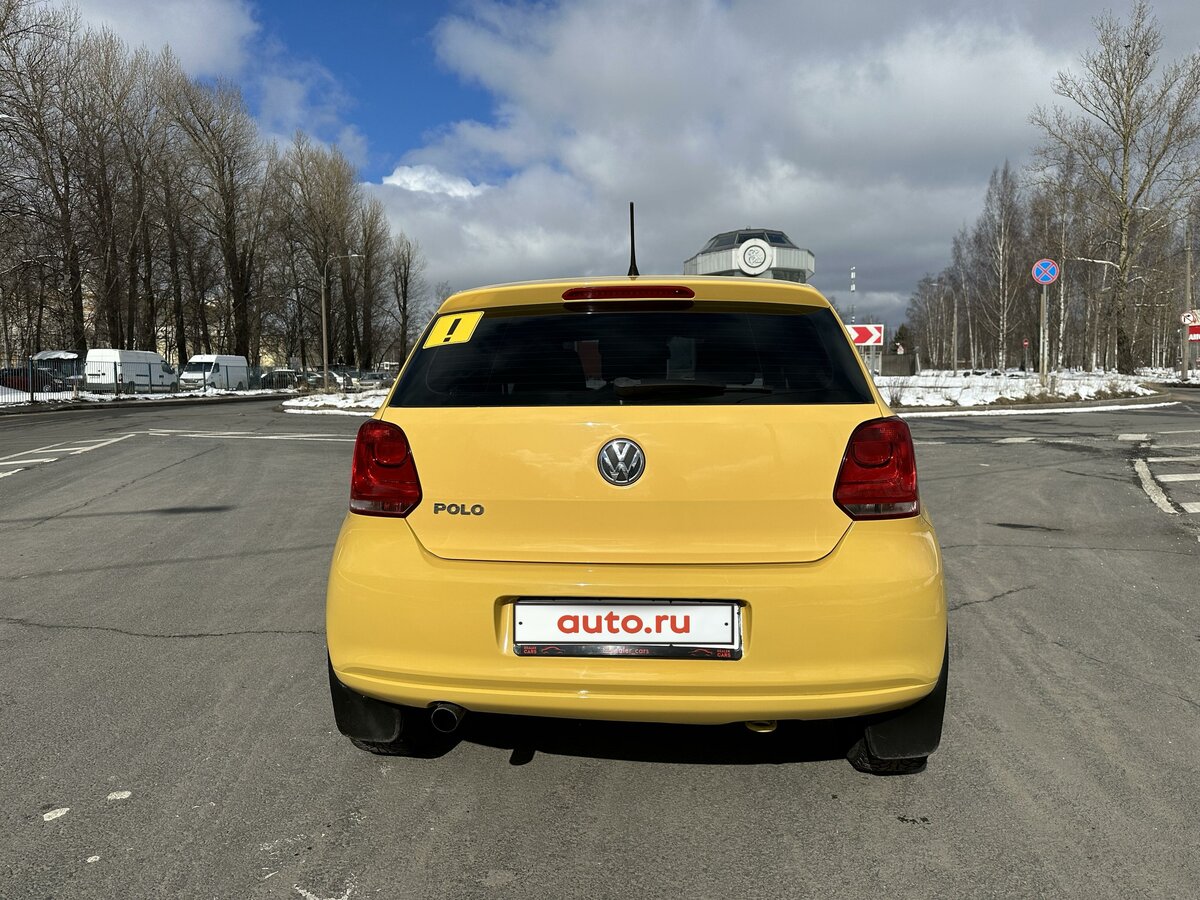 Купить б/у Volkswagen Polo V 1.4 AMT (85 л.с.) бензин робот в Санкт