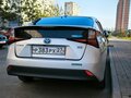 2019 Toyota Prius IV Рестайлинг (XW50), серебристый, 1910000 рублей - вид 3