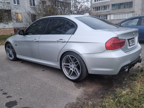 2011 BMW 3 серии 335d V (E90/E91/E92/E93) Рестайлинг, серебристый, 1800000 рублей - вид 5