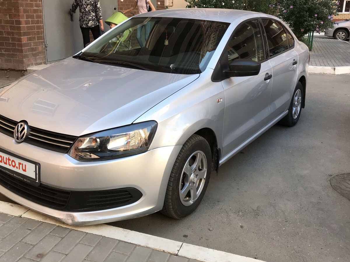 Volkswagen Polo белый металлик