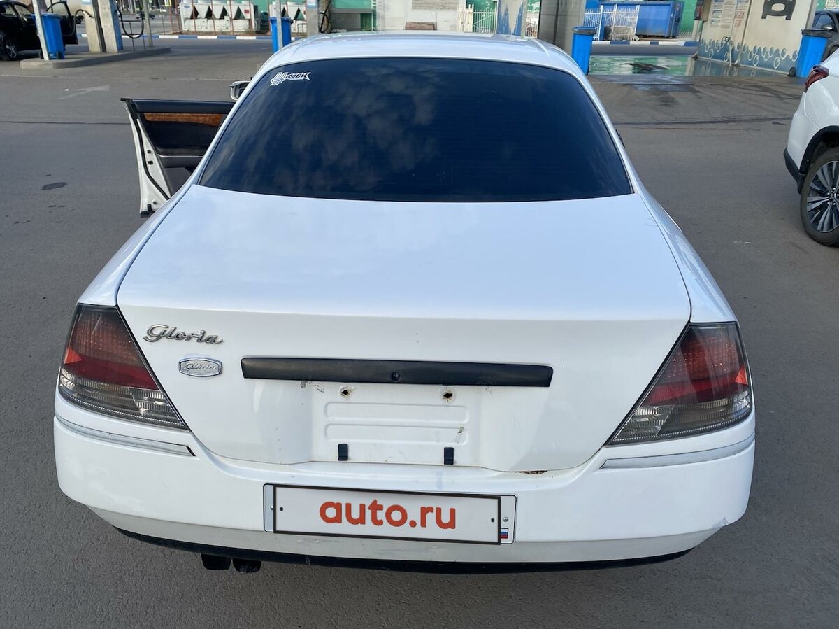 Ниссан глория 2000 год