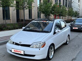 1999 Toyota Platz, белый, 335000 рублей, вид 1