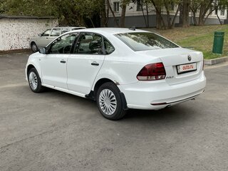 2018 Volkswagen Polo V Рестайлинг, белый, 500000 рублей, вид 3