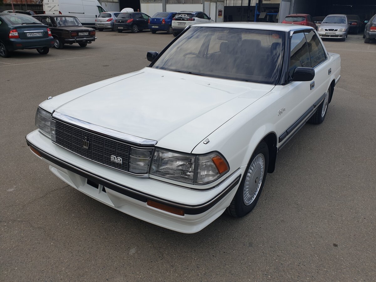 Toyota Crown 1990
