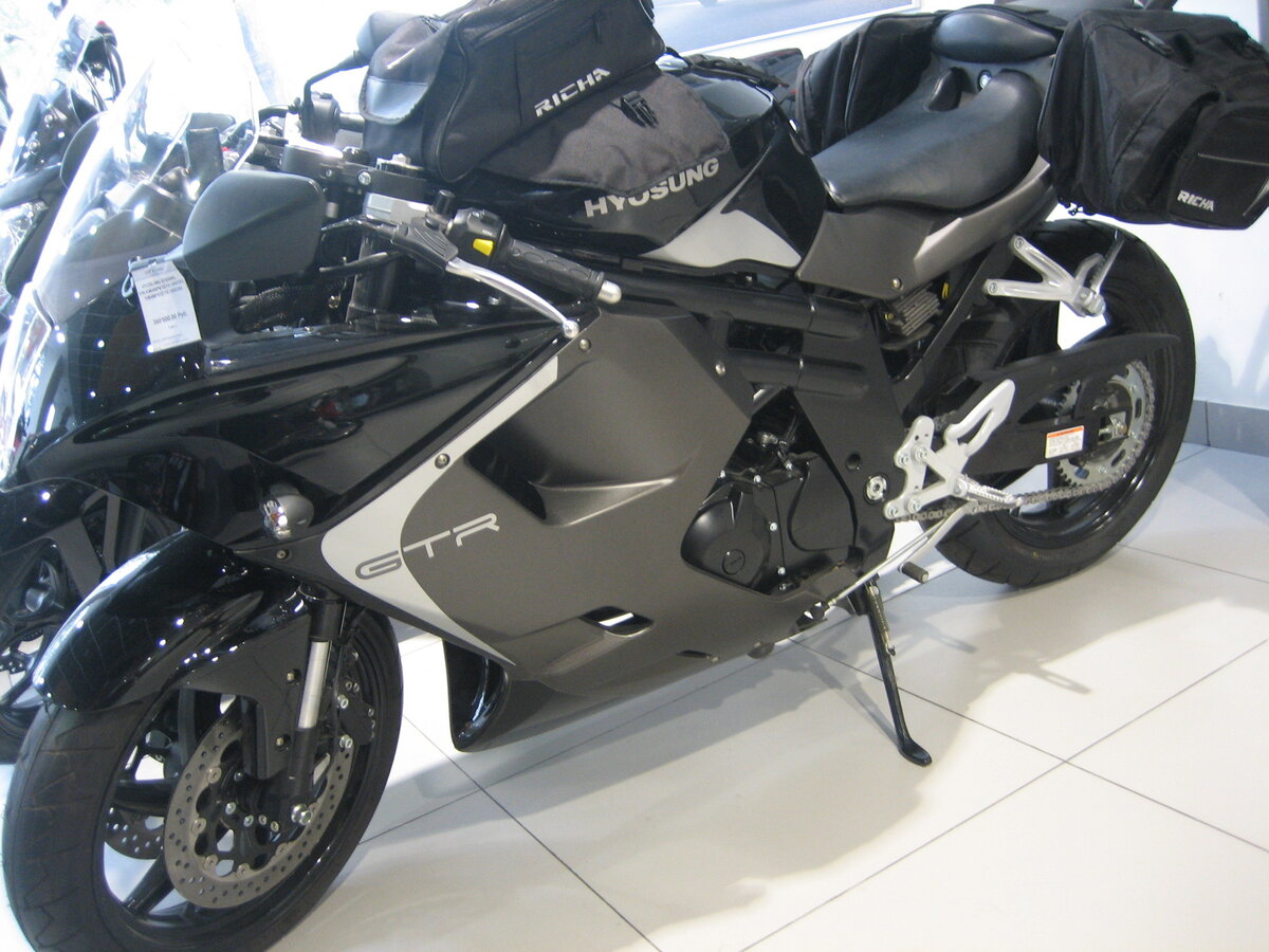 Hyosung Comet gt650