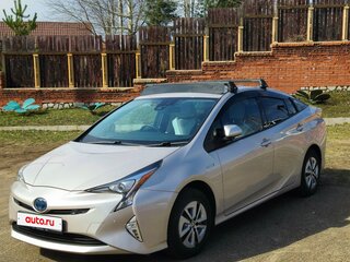 2016 Toyota Prius IV (XW50), серый, 1750000 рублей, вид 1