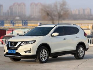 2020 Nissan X-Trail III Рестайлинг, белый, 1900000 рублей, вид 1