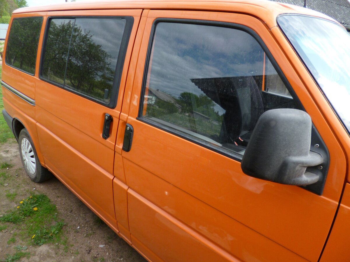 Volkswagen Transporter t4 оранжевый