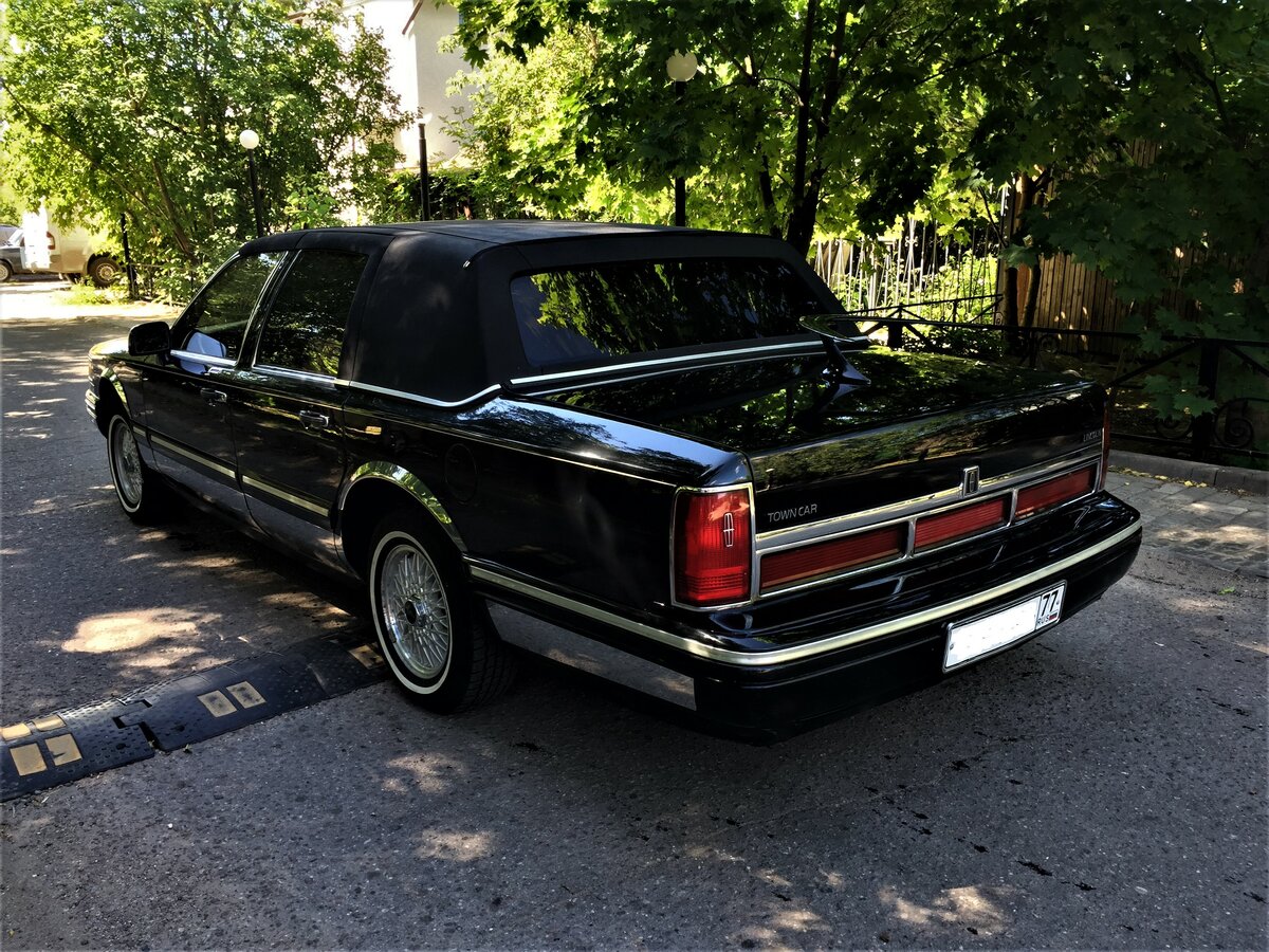 1995 Lincoln Town Car, чёрный - вид 4.