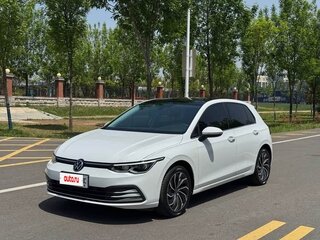 2021 Volkswagen Golf VIII, белый, 1950000 рублей, вид 1