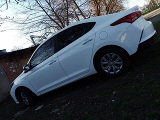 2021 Hyundai Solaris II Рестайлинг, белый, 1630000 рублей, вид 1