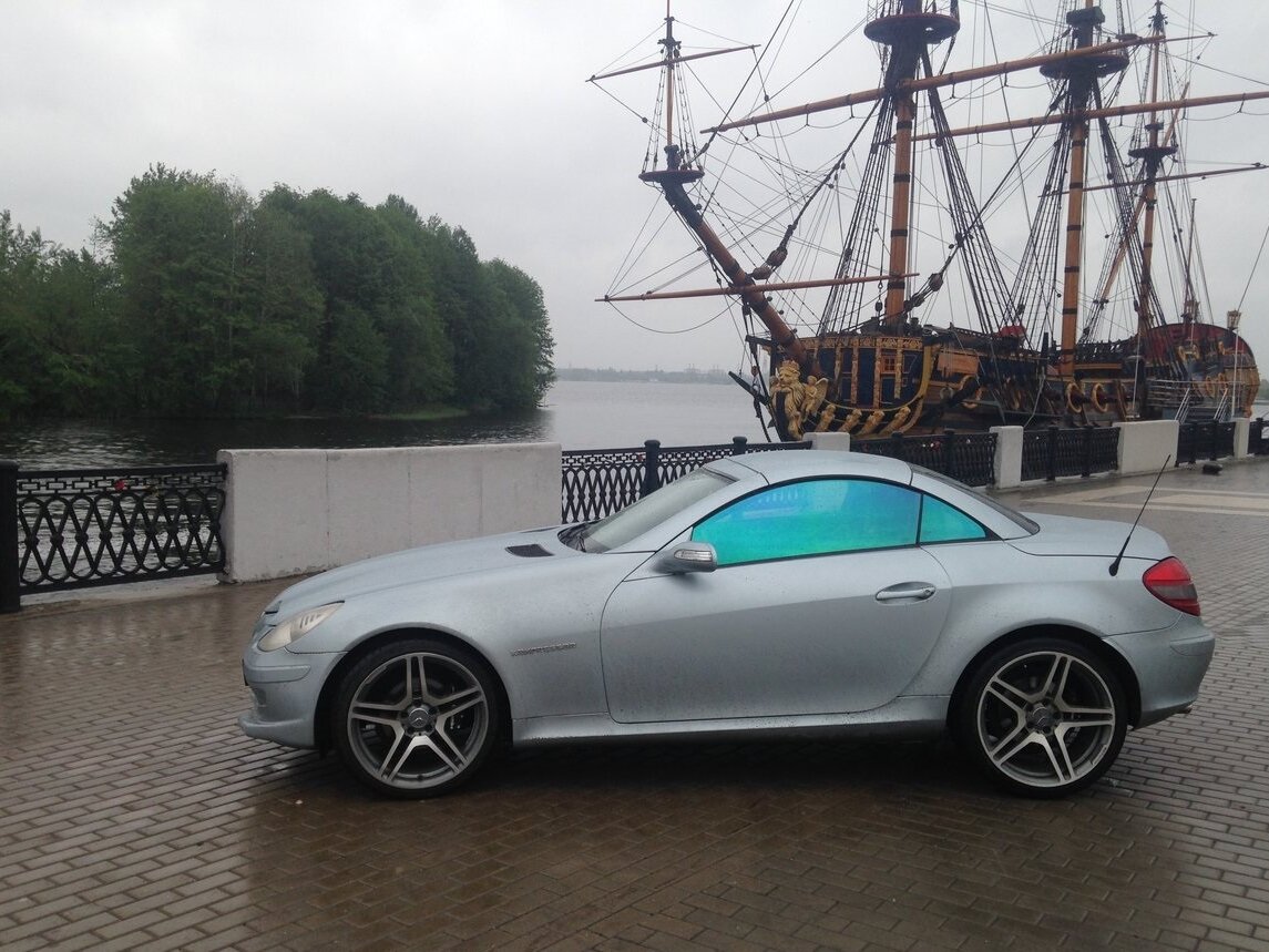 Мерседес SLK розовый