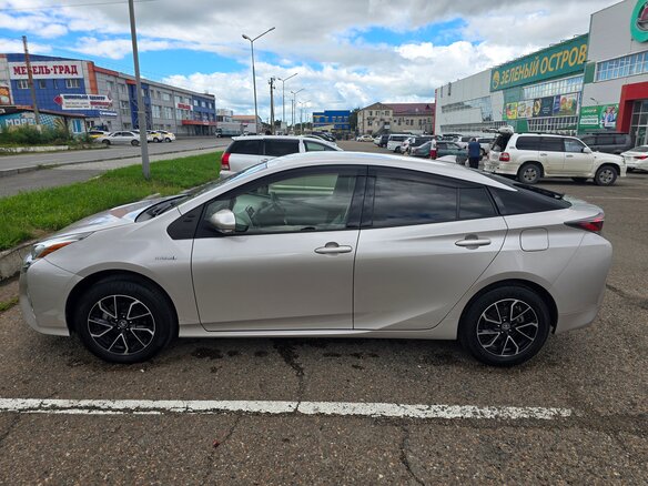2016 Toyota Prius IV (XW50), серый, 2000000 рублей - вид 5