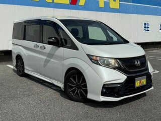 2017 Honda Stepwgn Spada V Рестайлинг, белый, 1367900 рублей, вид 1