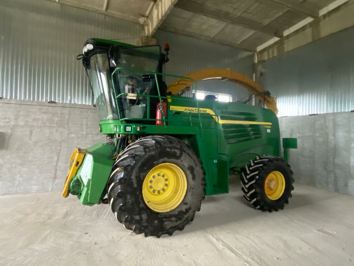 Купить б/у John Deere 7000 Series в Молодечно: зелёный комбайн 2013 ...
